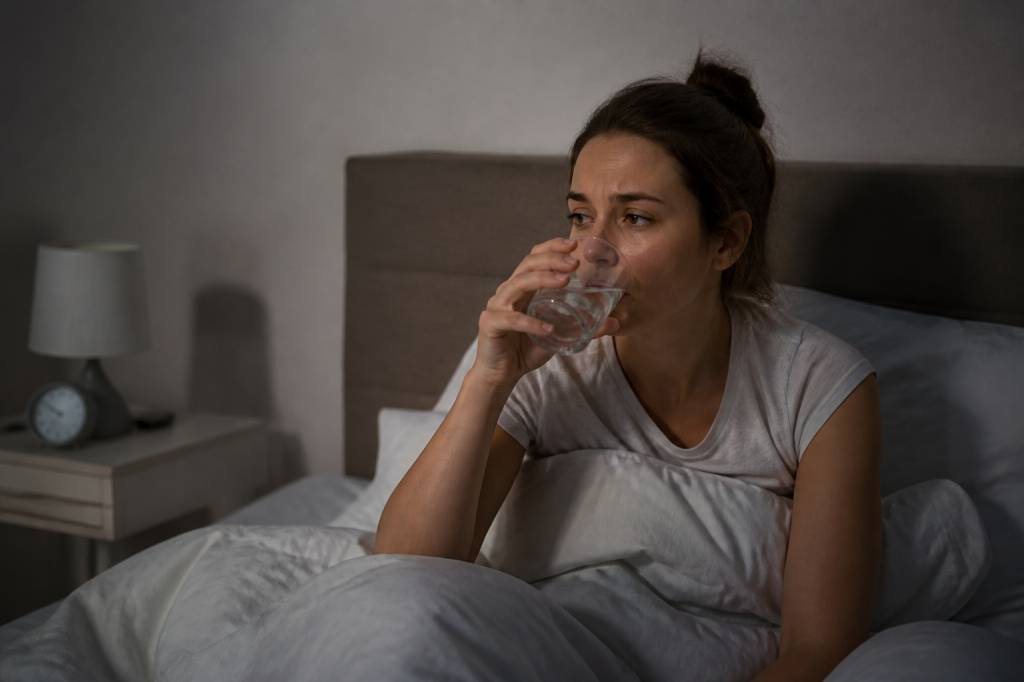 Insomnie et soif la nuit : causes, solutions et conseils pour mieux dormir